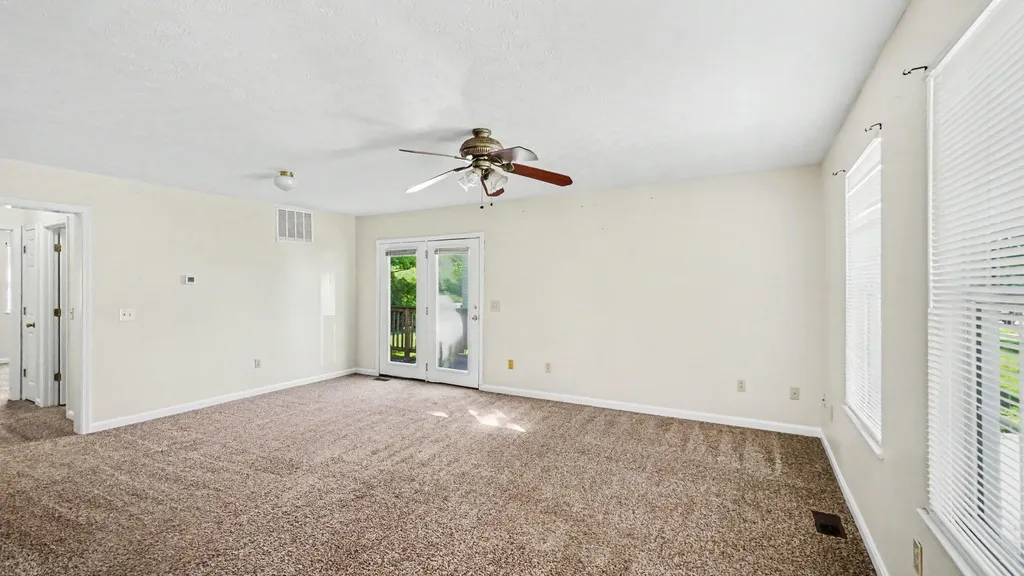 228 Blackhawk Circle Versailles KY 40383