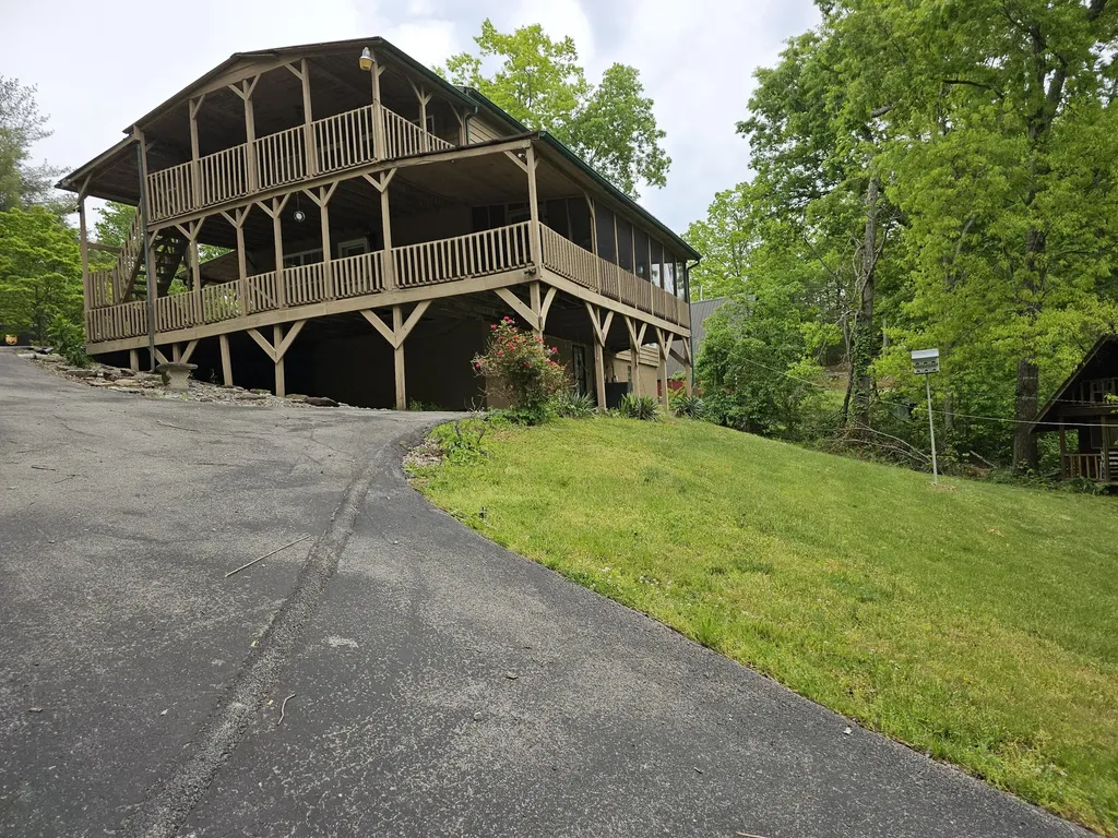 319 Camp Judy Lane Wellington KY 40387