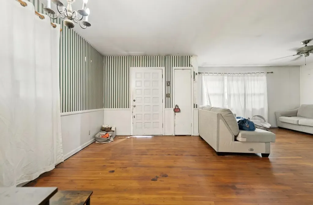 34 Woodcrest Drive Hazard KY 41701