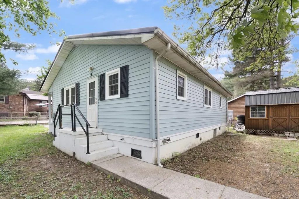34 Woodcrest Drive Hazard KY 41701