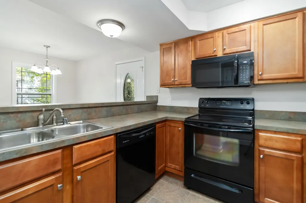 2414 Lake Park Road Lexington KY 40502