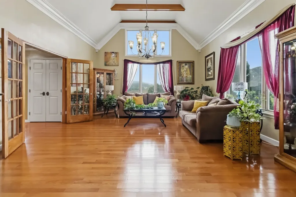 137 Indian Cave Road Monticello KY 42633