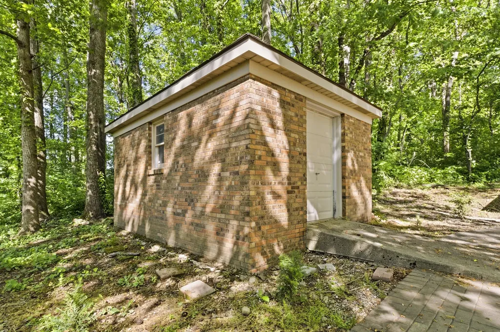 137 Indian Cave Road Monticello KY 42633