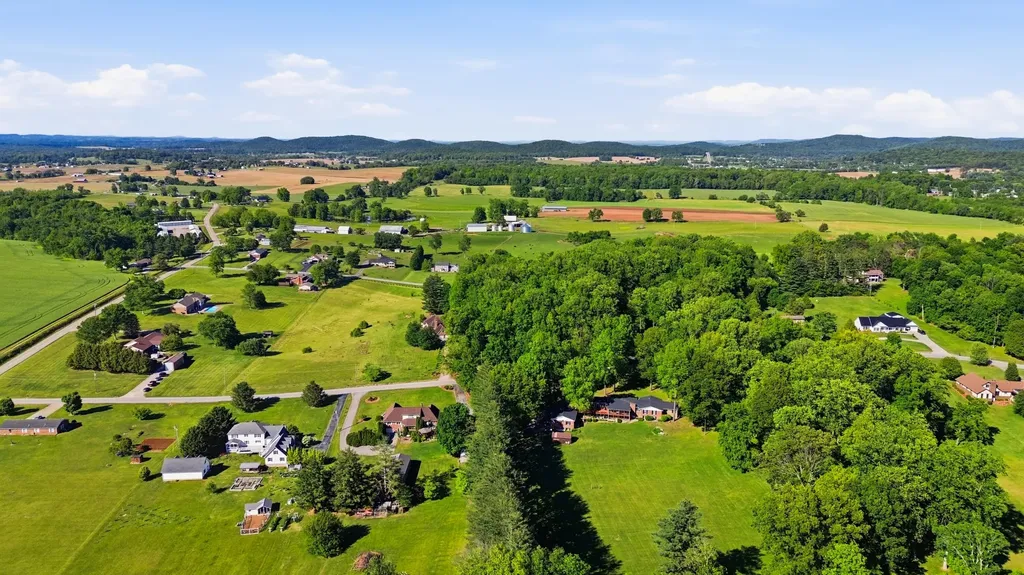 137 Indian Cave Road Monticello KY 42633