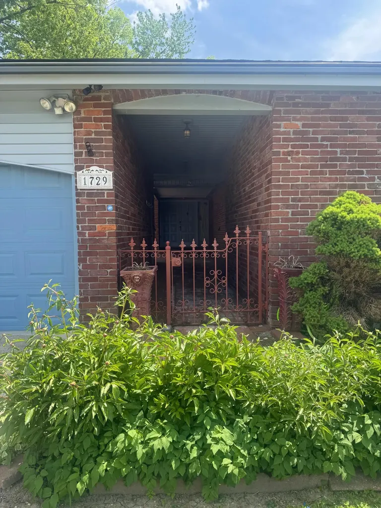 1729 Brewer Drive Lexington KY 40505