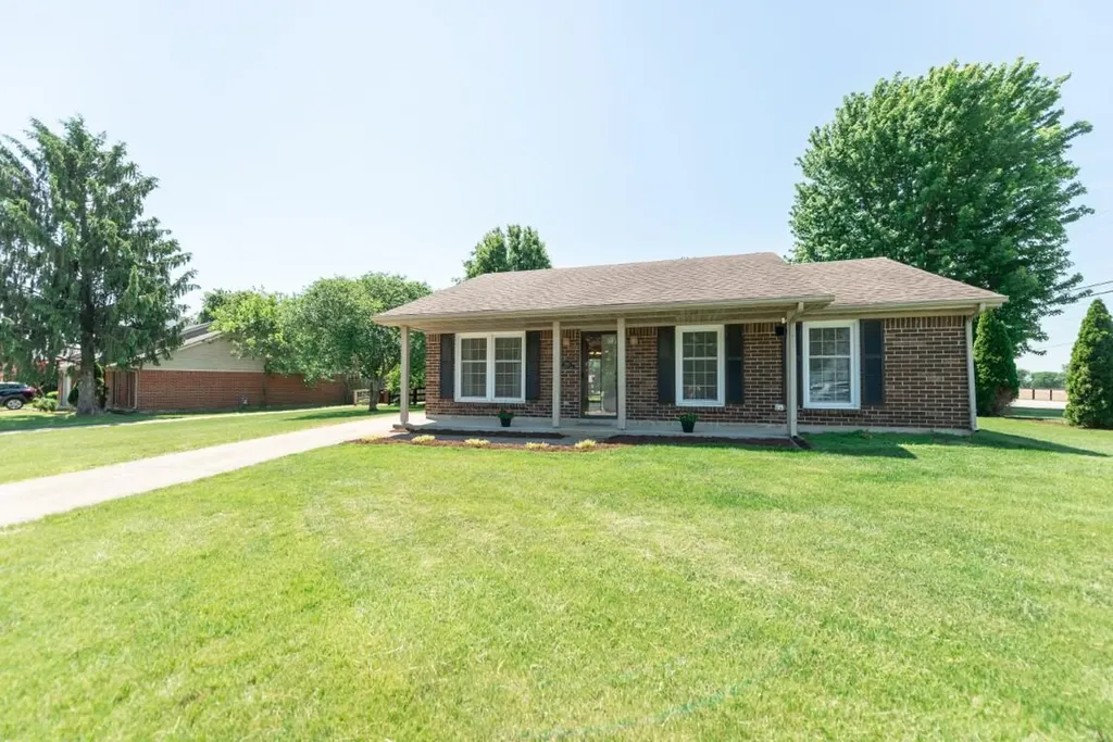 100 Chestnut Lane Versailles KY 40383