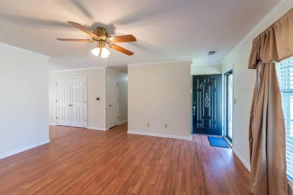 100 Chestnut Lane Versailles KY 40383