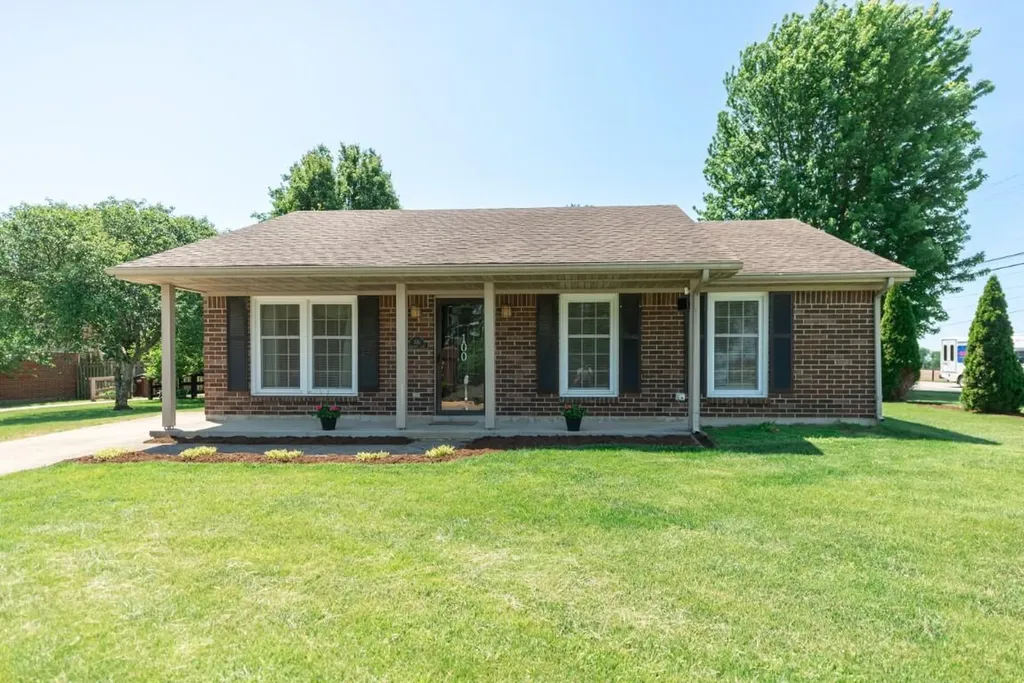 100 Chestnut Lane Versailles KY 40383