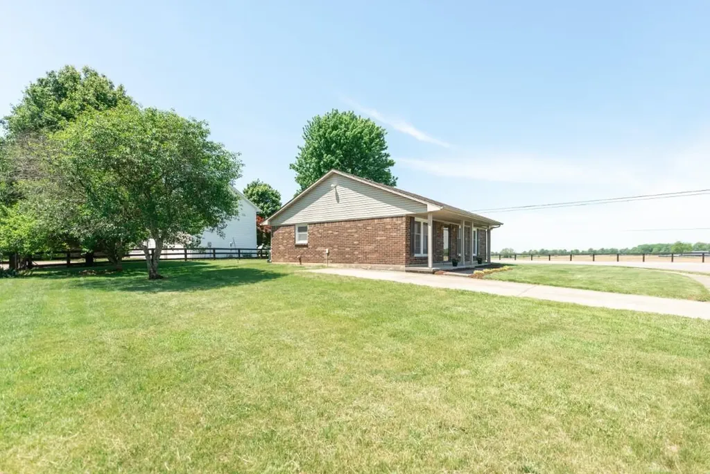 100 Chestnut Lane Versailles KY 40383