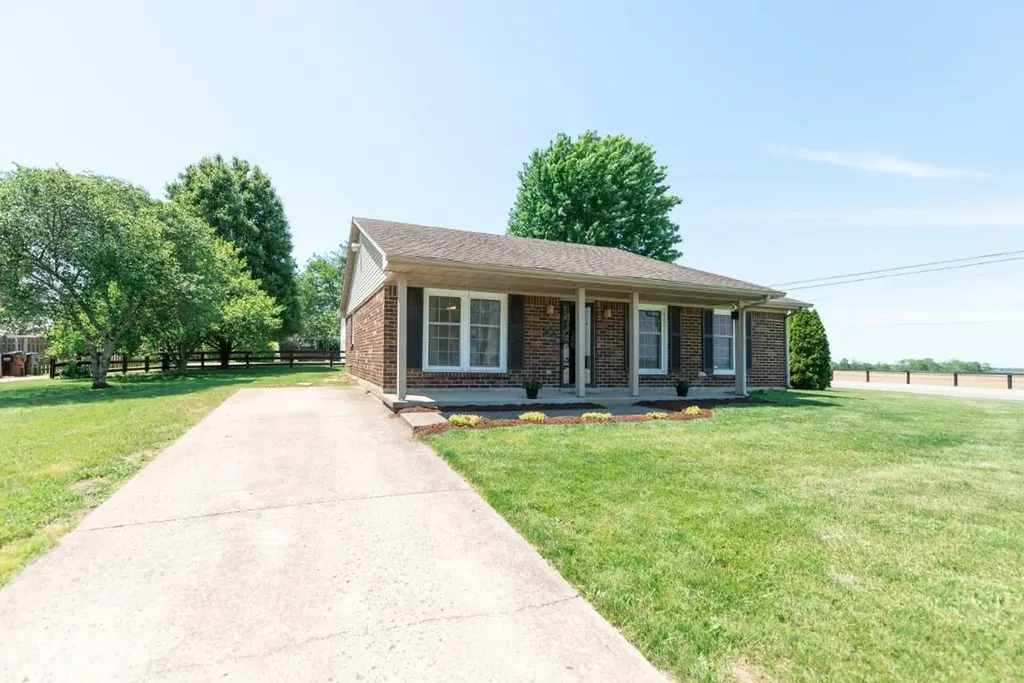 100 Chestnut Lane Versailles KY 40383