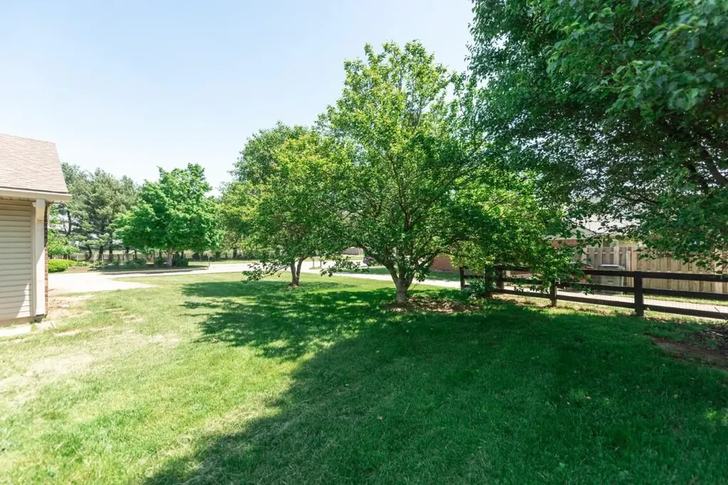 100 Chestnut Lane Versailles KY 40383