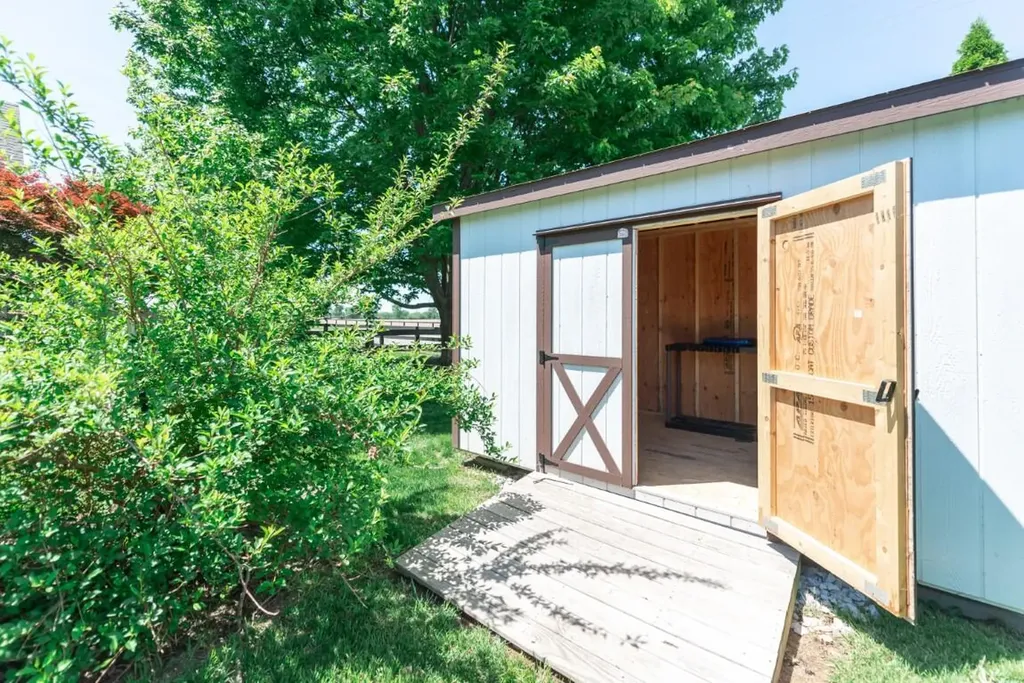 100 Chestnut Lane Versailles KY 40383