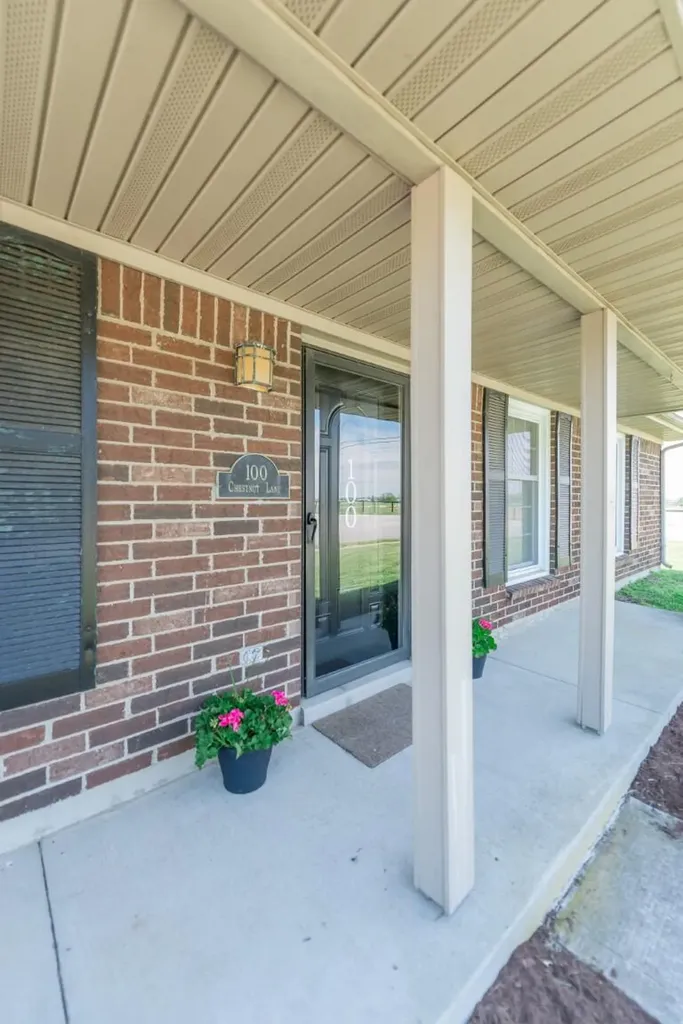 100 Chestnut Lane Versailles KY 40383