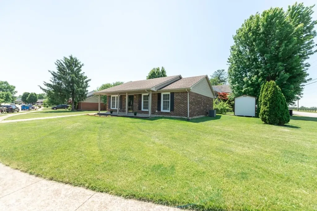 100 Chestnut Lane Versailles KY 40383