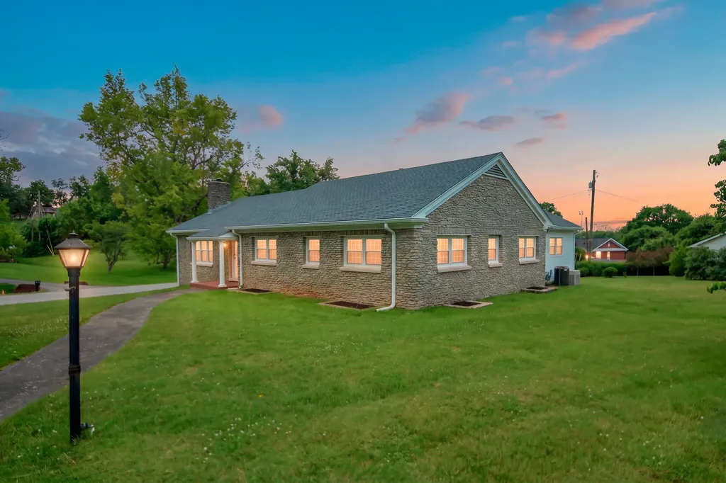 16 Manor Drive Winchester KY 40391