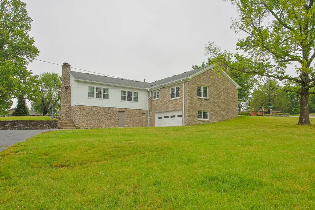 16 Manor Drive Winchester KY 40391