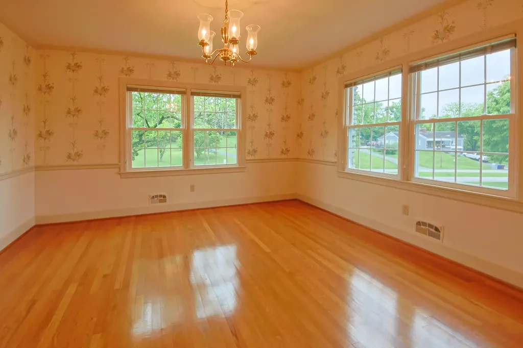 16 Manor Drive Winchester KY 40391