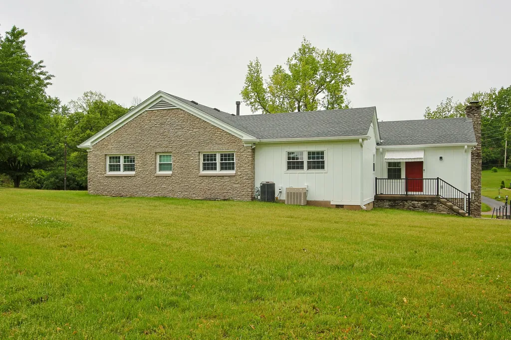 16 Manor Drive Winchester KY 40391