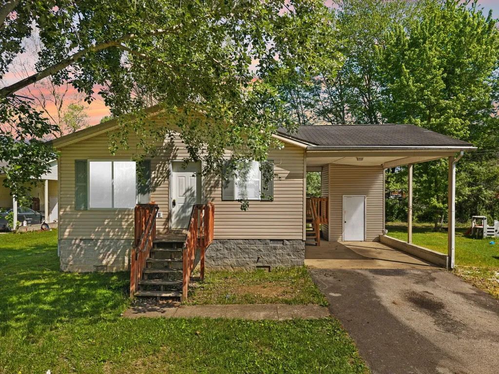 Morehead KY, 912 Walton Street