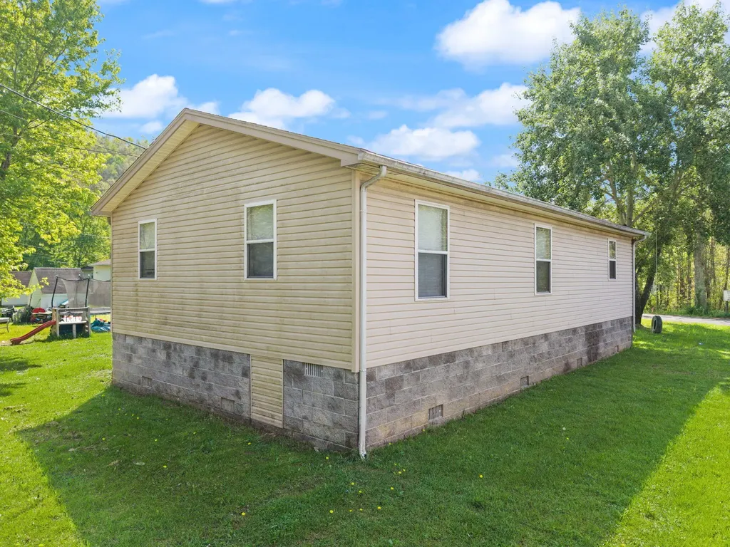 912 Walton Street Morehead KY 40351