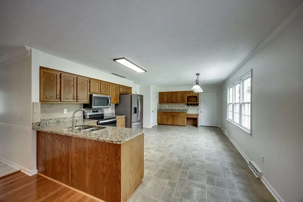 1394 Lannock Drive Danville KY 40422