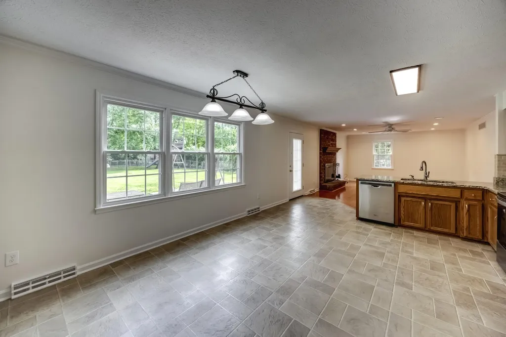 1394 Lannock Drive Danville KY 40422