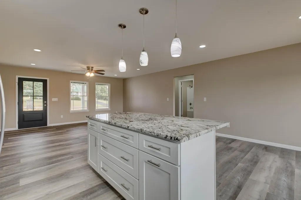 105 Mohican Trail Jeffersonville KY 40337
