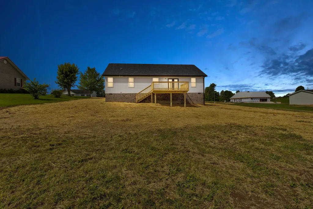 105 Mohican Trail Jeffersonville KY 40337