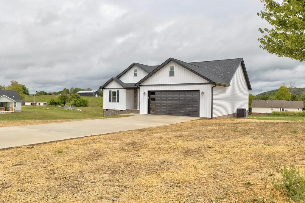 105 Mohican Trail Jeffersonville KY 40337