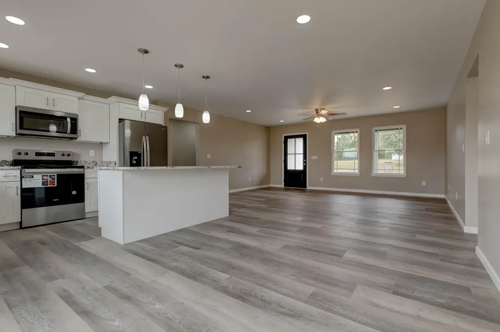 105 Mohican Trail Jeffersonville KY 40337