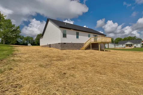 105 Mohican Trail Jeffersonville KY 40337