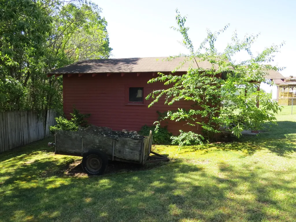 241 Powers Lane Corbin KY 40701