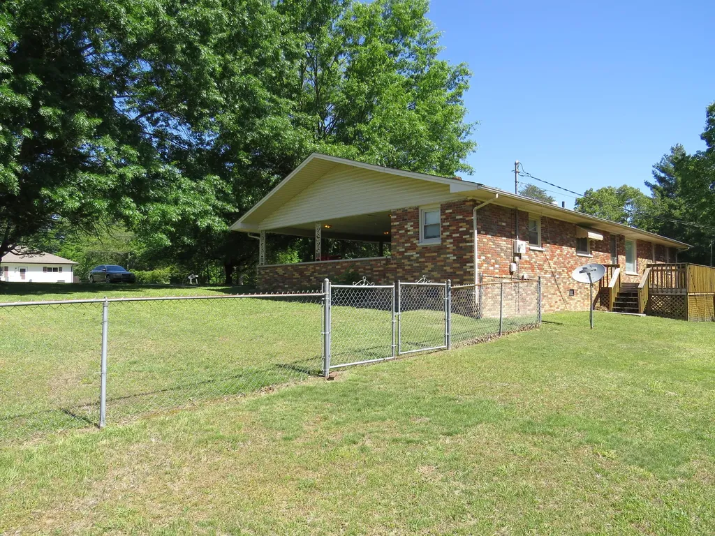 241 Powers Lane Corbin KY 40701