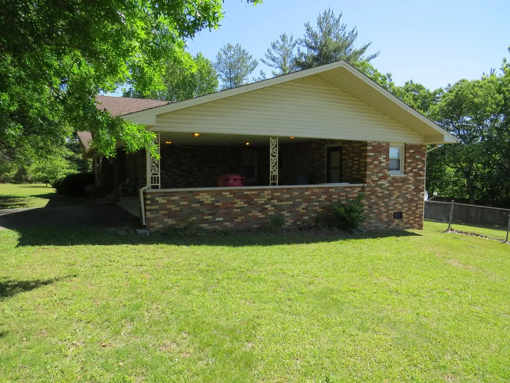 241 Powers Lane Corbin KY 40701