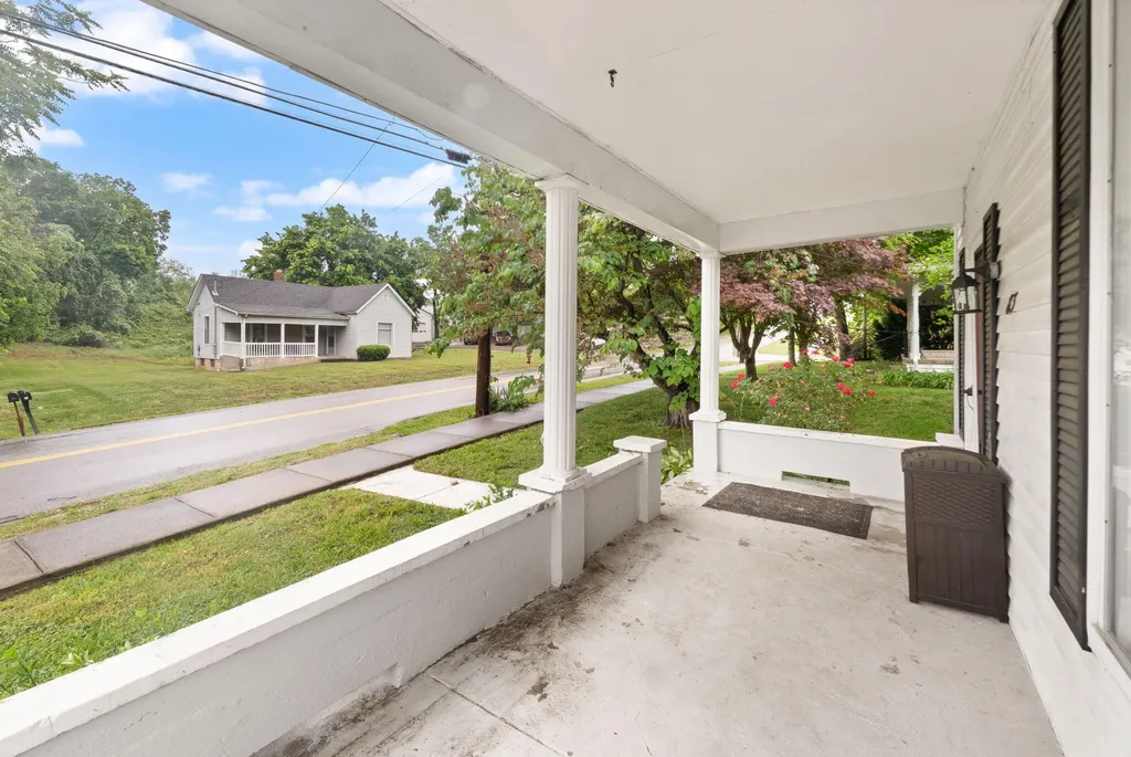 83 W French Avenue Burnside KY 42519