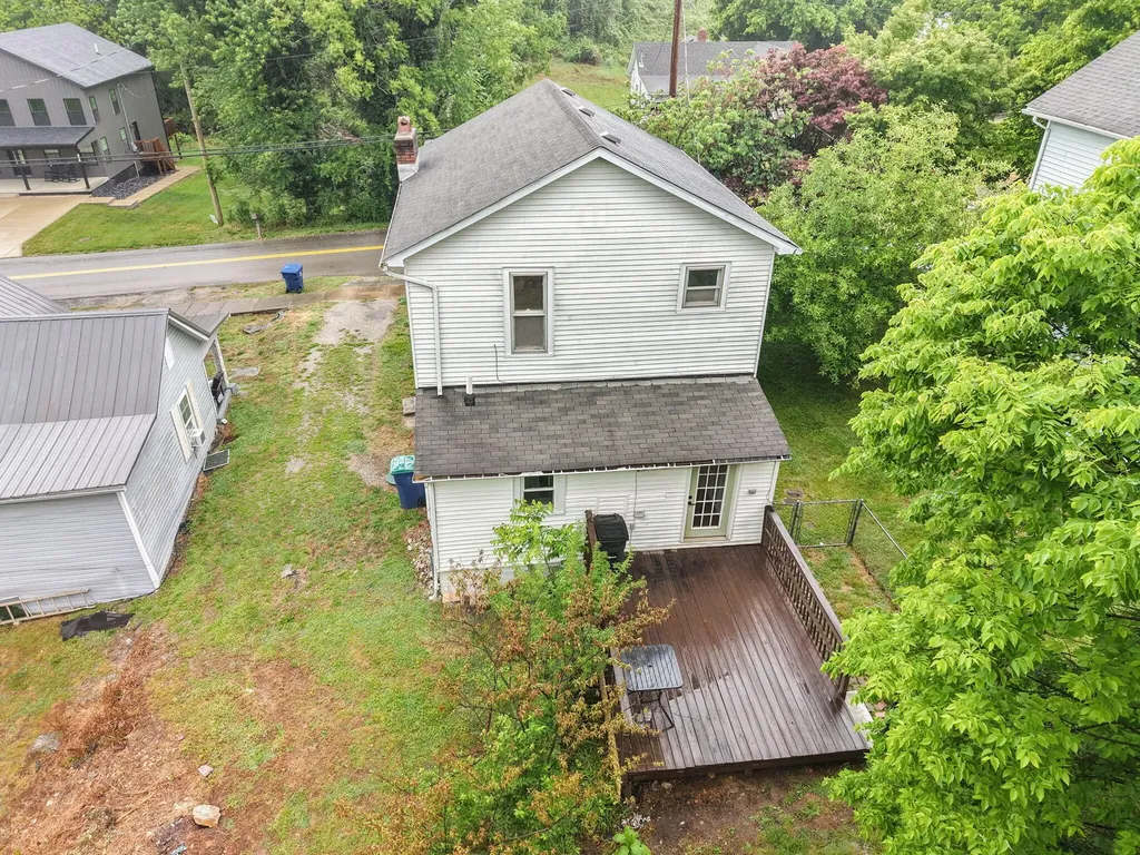 83 W French Avenue Burnside KY 42519