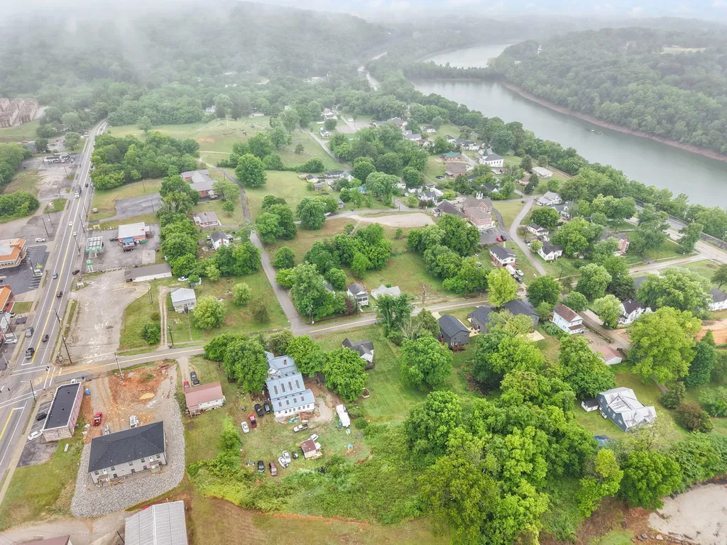 83 W French Avenue Burnside KY 42519
