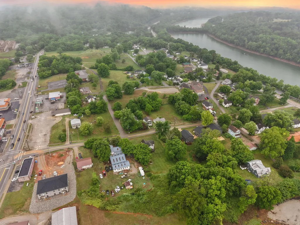 83 W French Avenue Burnside KY 42519