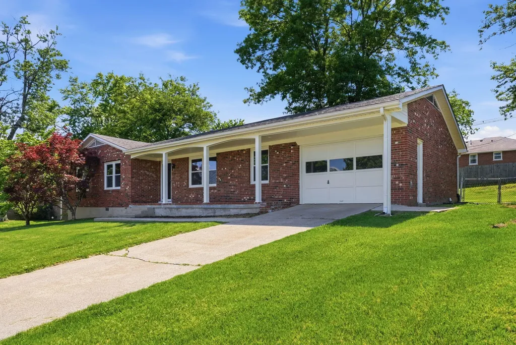 105 Robin Road Nicholasville KY 40356