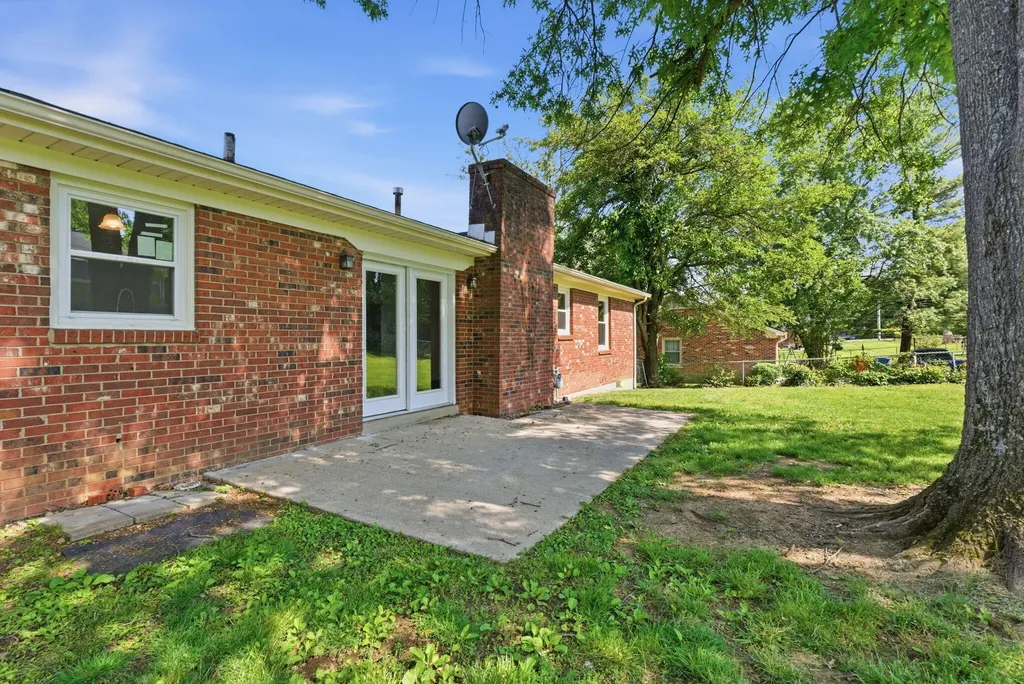 105 Robin Road Nicholasville KY 40356