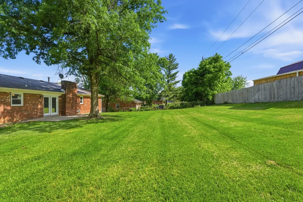 105 Robin Road Nicholasville KY 40356