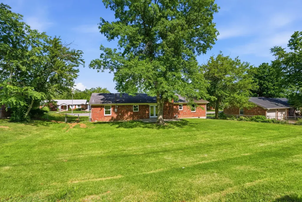 105 Robin Road Nicholasville KY 40356
