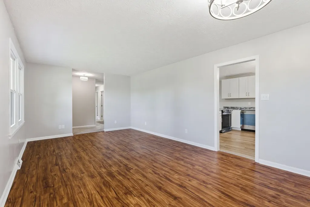 105 Robin Road Nicholasville KY 40356