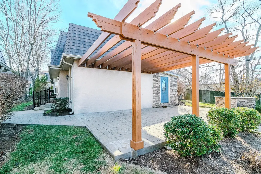 148 Regency Point Path Lexington KY 40503