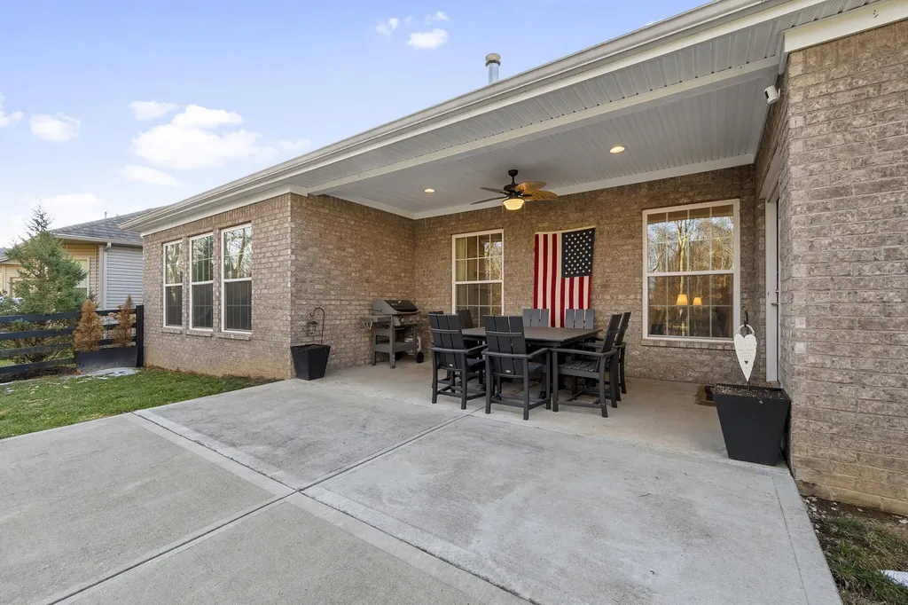 213 Red Cedar Drive Nicholasville KY 40356
