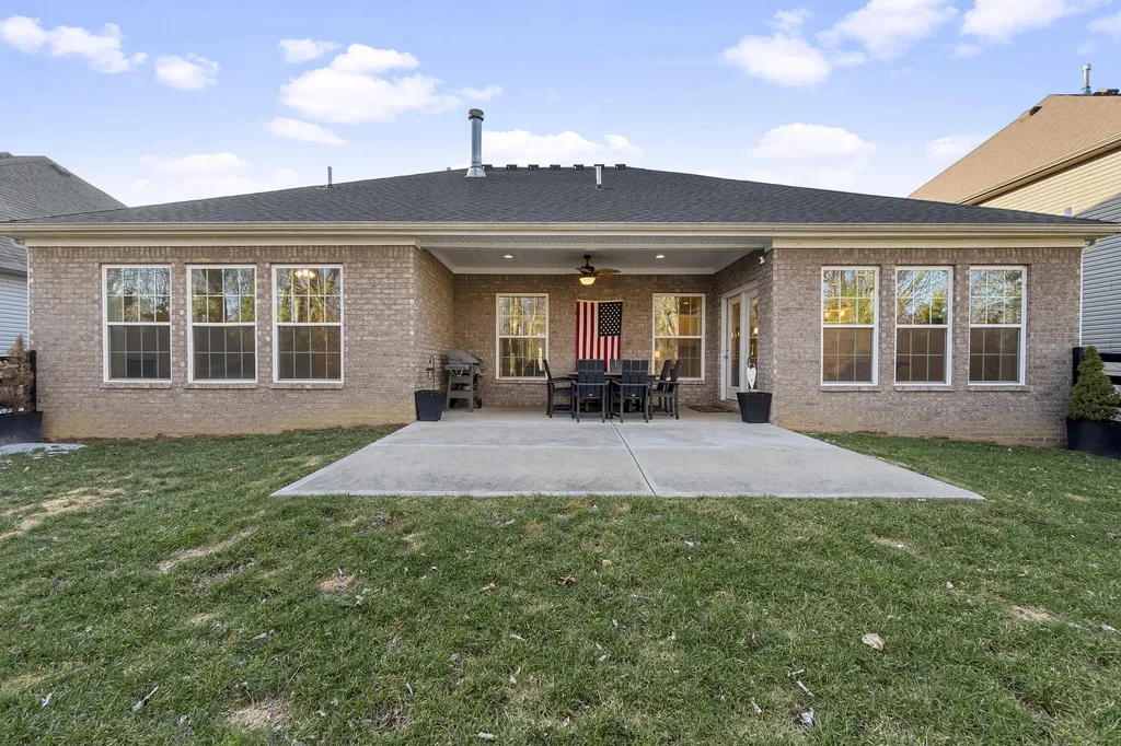 213 Red Cedar Drive Nicholasville KY 40356