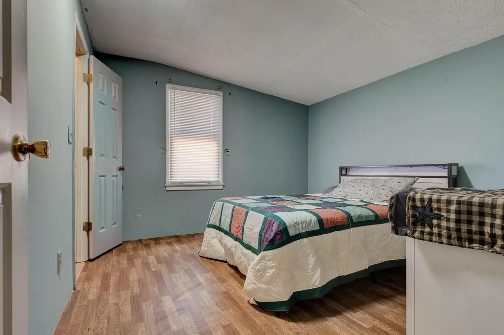 4590 County Road 1002 West Liberty KY 41472