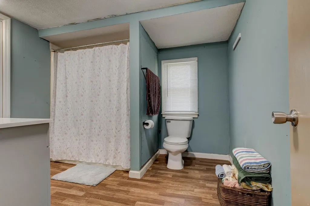 4590 County Road 1002 West Liberty KY 41472