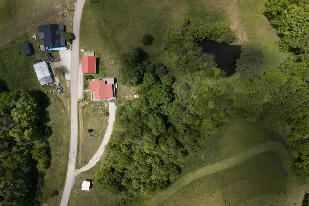 4590 County Road 1002 West Liberty KY 41472