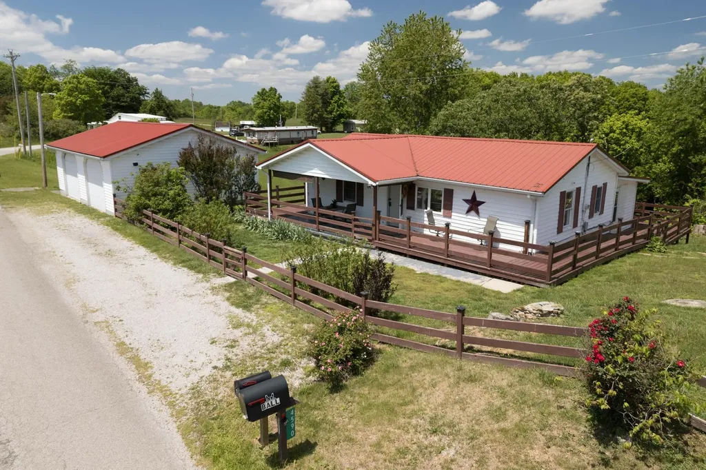 4590 County Road 1002 West Liberty KY 41472